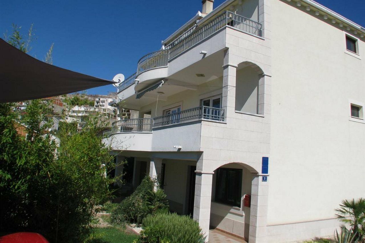 Apartments Miljak Omis Ngoại thất bức ảnh